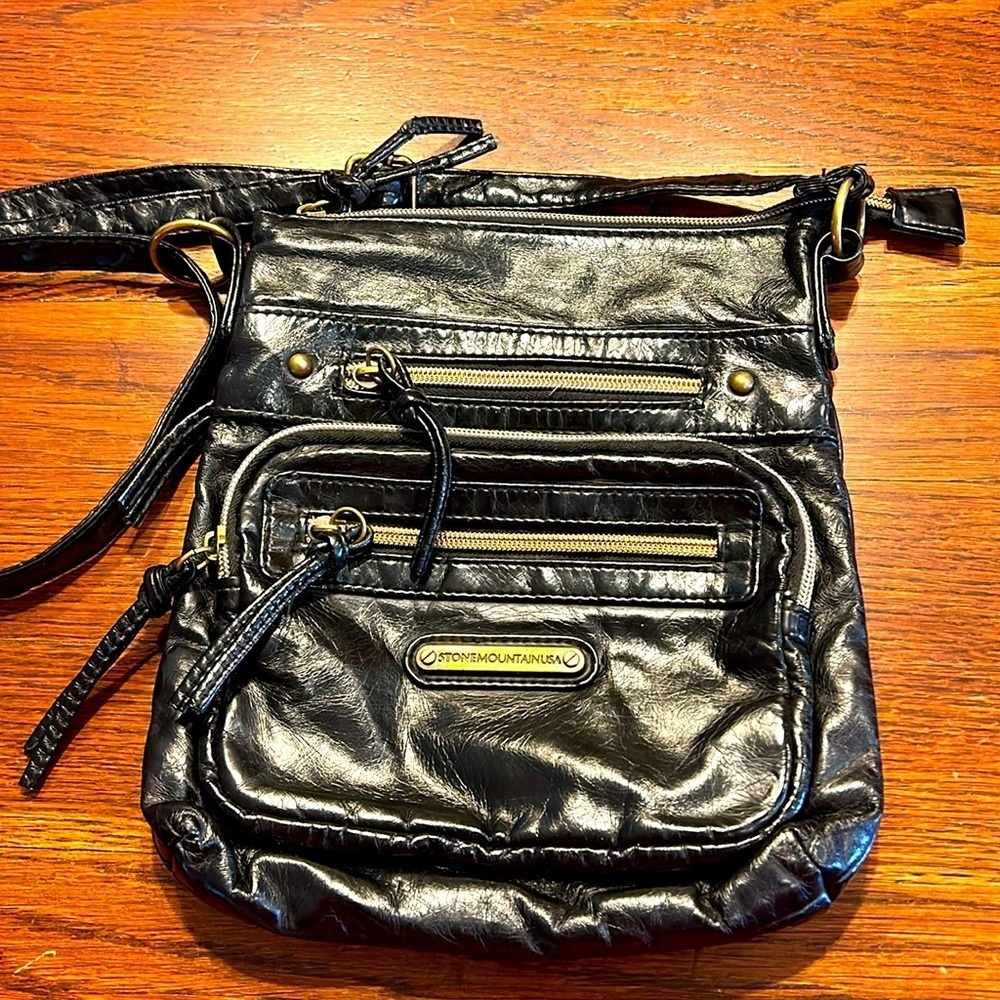 💥 2/$10 
Stone Mountain Black Crossbody non leather